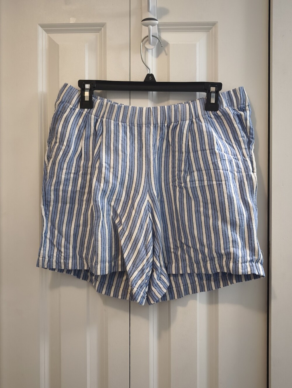 J Jill Women’s Linen Blue & White Striped Elastic Waist Shorts